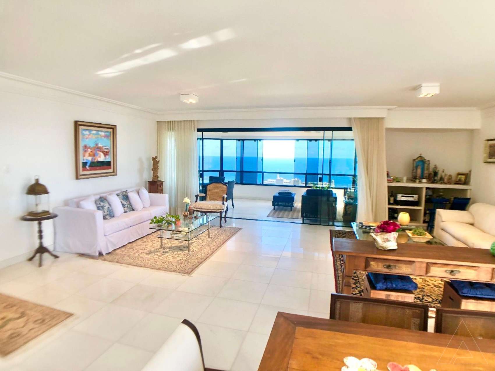 Apartamento em Ondina com 5 quartos e 4 suítes, 305 m² à venda por R$ 2.600.000,00