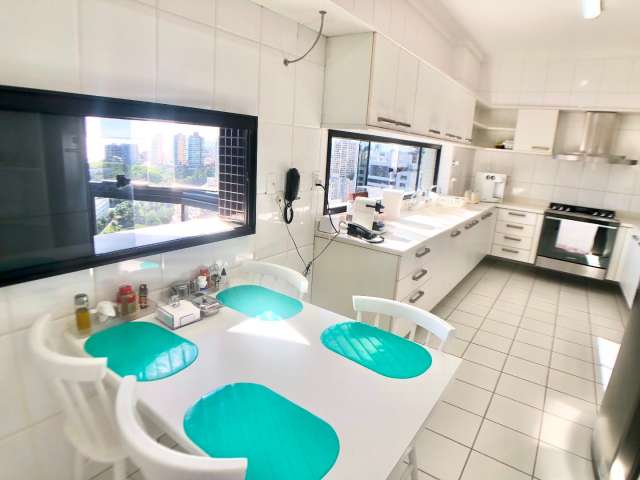 Apartamento em Ondina com 5 quartos e 4 suítes, 305 m² à venda por R$ 2.700.000,00