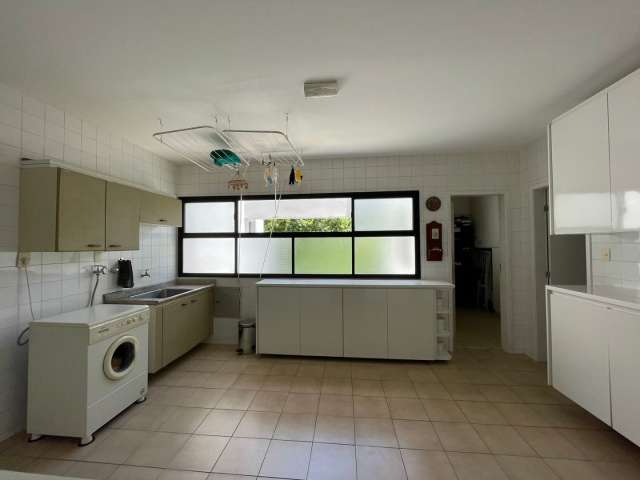 Apartamento em Ondina com 4 suítes, 305,00 m² à venda por R$ 2.150.000,00