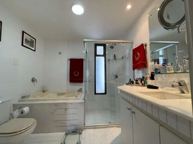 Apartamento em Ondina com 4 suítes, 305,00 m² à venda por R$ 2.150.000,00