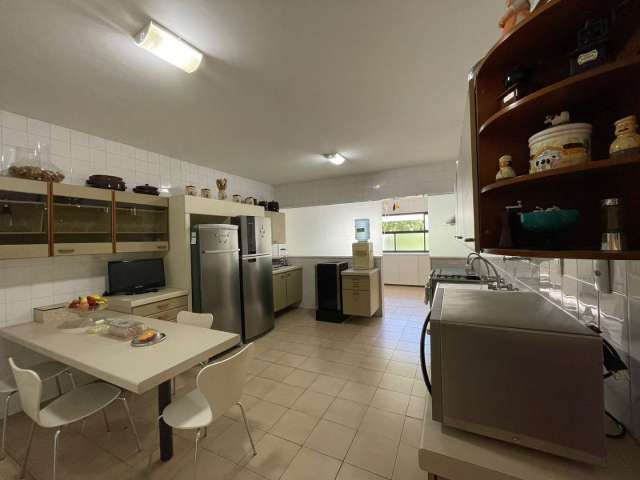Apartamento em Ondina com 4 suítes, 305,00 m² à venda por R$ 2.150.000,00