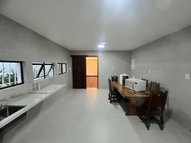 Casa no Itaigara com 7 quartos sendo 4 suítes, 656,25 m² à venda por R$ 2.990.000,00