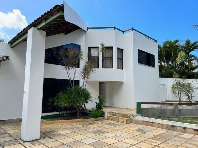 Casa no Itaigara com 7 quartos e 4 suítes, 656 m² à venda por R$ 1.800.000,00