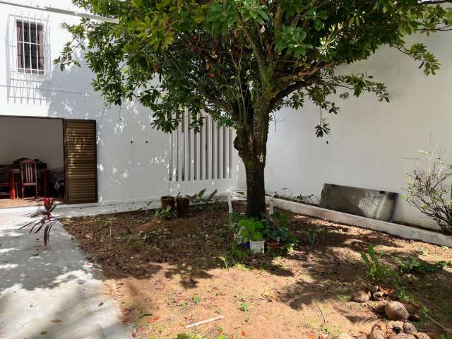 Casa no Itaigara com 7 quartos e 4 suítes, 656 m² à venda por R$ 1.800.000,00
