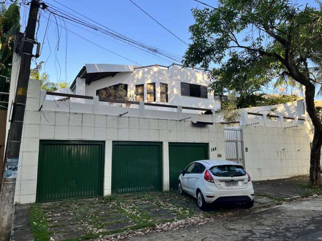 Casa no Itaigara com 7 quartos e 4 suítes, 656 m² à venda por R$ 1.800.000,00