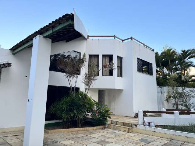 Casa no Itaigara com 7 quartos e 4 suítes, 656 m² à venda por R$ 1.800.000,00