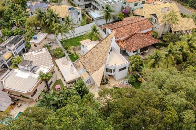 Casa no Itaigara com 7 quartos sendo 4 suítes, 656,25 m² à venda por R$ 2.990.000,00