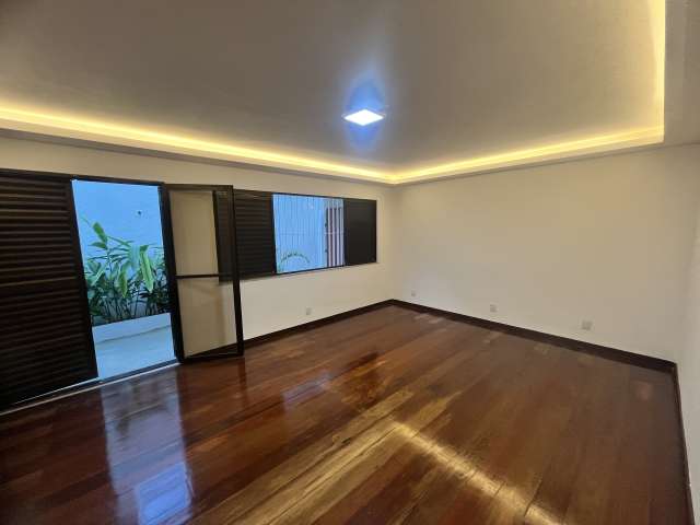 Casa no Itaigara com 7 quartos sendo 4 suítes, 656,25 m² à venda por R$ 2.990.000,00