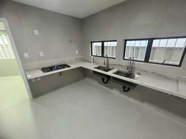 Casa no Itaigara com 7 quartos sendo 4 suítes, 656,25 m² à venda por R$ 2.990.000,00
