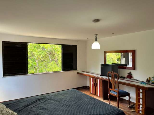 Casa no Itaigara com 7 quartos e 4 suítes, 656 m² à venda por R$ 1.800.000,00