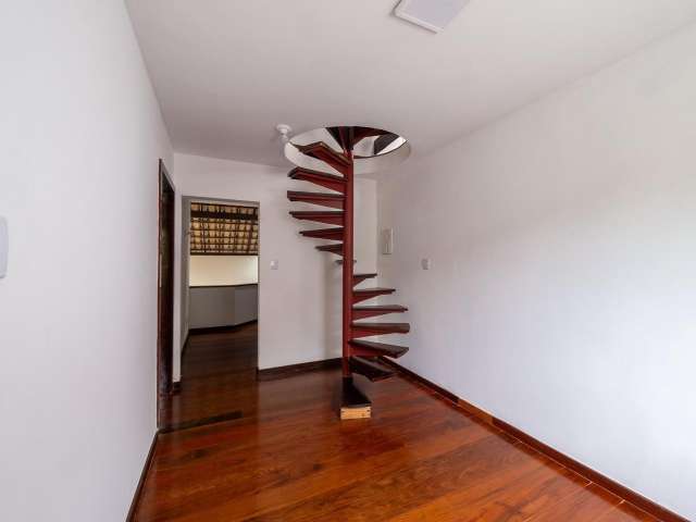Casa no Itaigara com 7 quartos sendo 4 suítes, 656,25 m² à venda por R$ 2.990.000,00