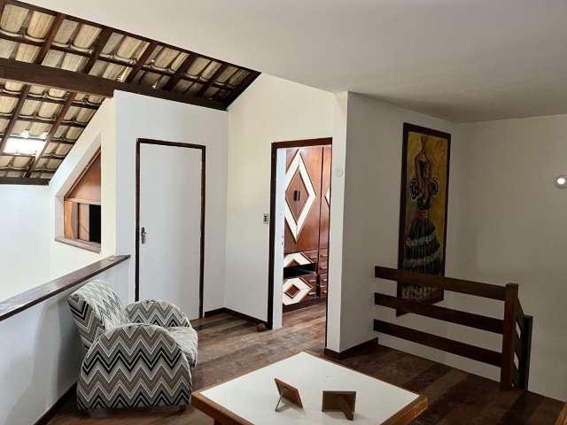 Casa no Itaigara com 7 quartos e 4 suítes, 656 m² à venda por R$ 1.800.000,00