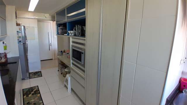 Apartamento em Pituaçu com 2 quartos e 1 suíte, 77m² à venda por R$ 710.000,00