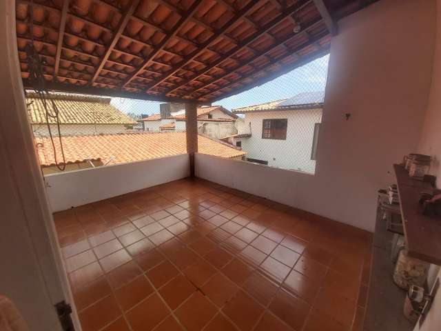 Casa com 6 quartos, suíte, 300,00 m² para alugar por R$ 4.200,00 - Itaigara, Salvador/BA