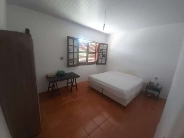 Casa com 6 quartos, suíte, 300,00 m² para alugar por R$ 4.200,00 - Itaigara, Salvador/BA