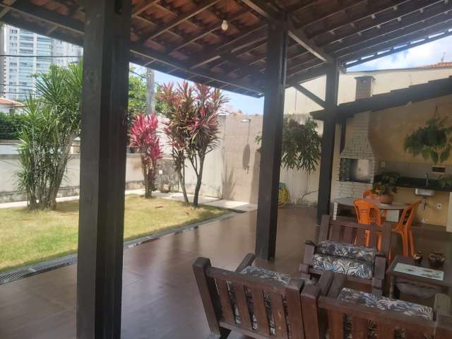 Casa com 6 quartos, suíte, 300,00 m² para alugar por R$ 4.200,00 - Itaigara, Salvador/BA