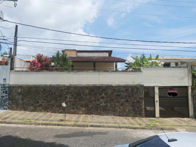 Casa com 6 quartos, suíte, 300,00 m² para alugar por R$ 4.200,00 - Itaigara, Salvador/BA