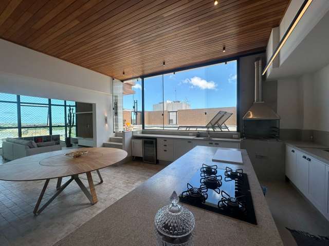 Cobertura no Alphaville I PORTEIRA FECHADA com 3 quartos e 1 suíte, 220m² à venda por R$ 2.600.000,00