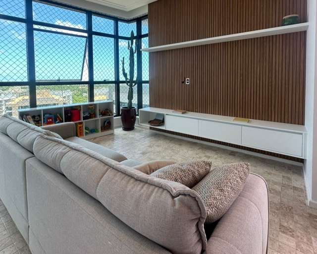 Cobertura no Alphaville I PORTEIRA FECHADA com 3 quartos e 1 suíte, 220m² à venda por R$ 2.600.000,00