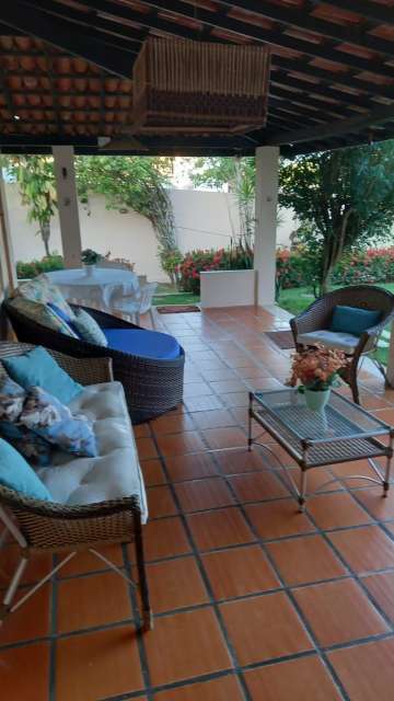 Casa em Guarajuba com 5 quartos e 4 suítes, 270m² à venda por R$ 1.430.000,00