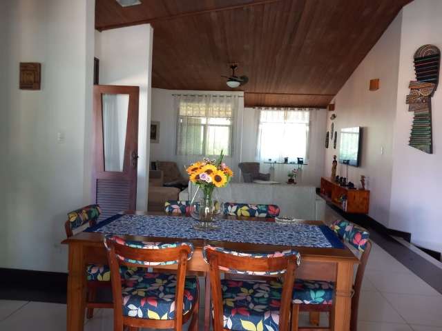Casa em Ipitanga com 4 quartos e 2 suítes, 1.000m² à venda por R$ 1.350.000,00