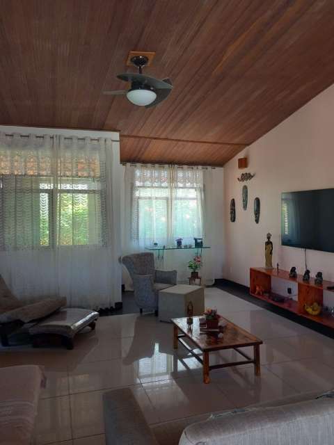 Casa em Ipitanga com 4 quartos e 2 suítes, 1.000m² à venda por R$ 1.350.000,00
