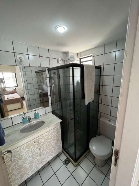 Apartamento no Rio Vermelho com 3 quartos sendo 1 suíte, 76m² à venda por R$ 480.000,00