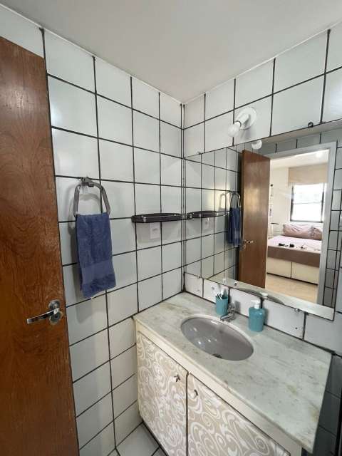Apartamento no Rio Vermelho com 3 quartos sendo 1 suíte, 76m² à venda por R$ 480.000,00
