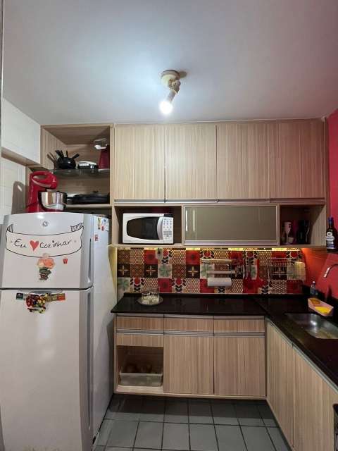 Apartamento no Rio Vermelho com 3 quartos sendo 1 suíte, 76m² à venda por R$ 480.000,00