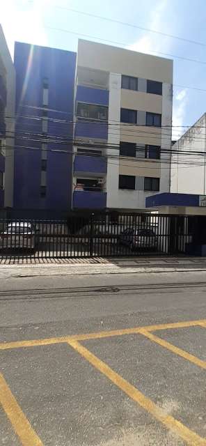 Apartamento no Rio Vermelho com 3 quartos sendo 1 suíte, 76m² à venda por R$ 480.000,00