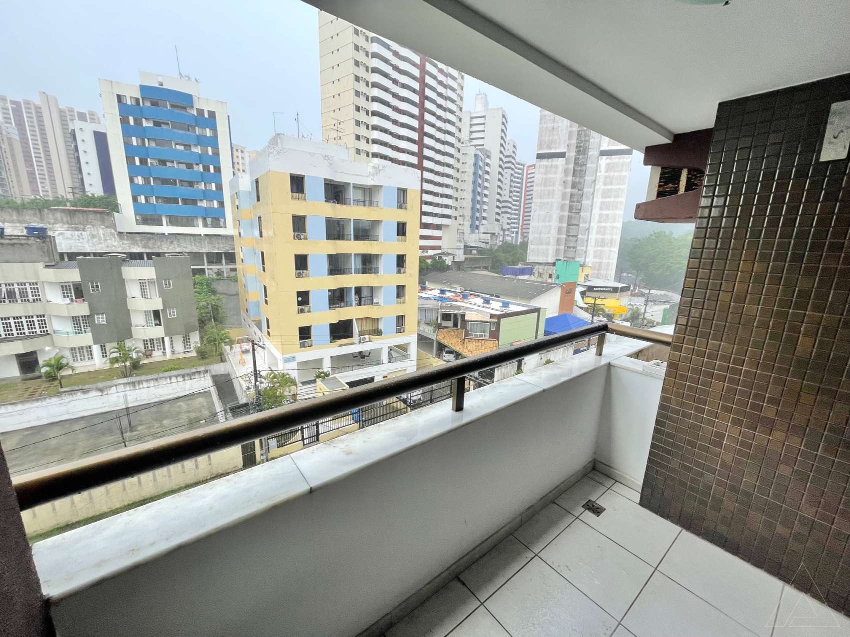 Apartamento com 3 quartos e 1 suíte, 68m² à venda por R$ 465.000,00