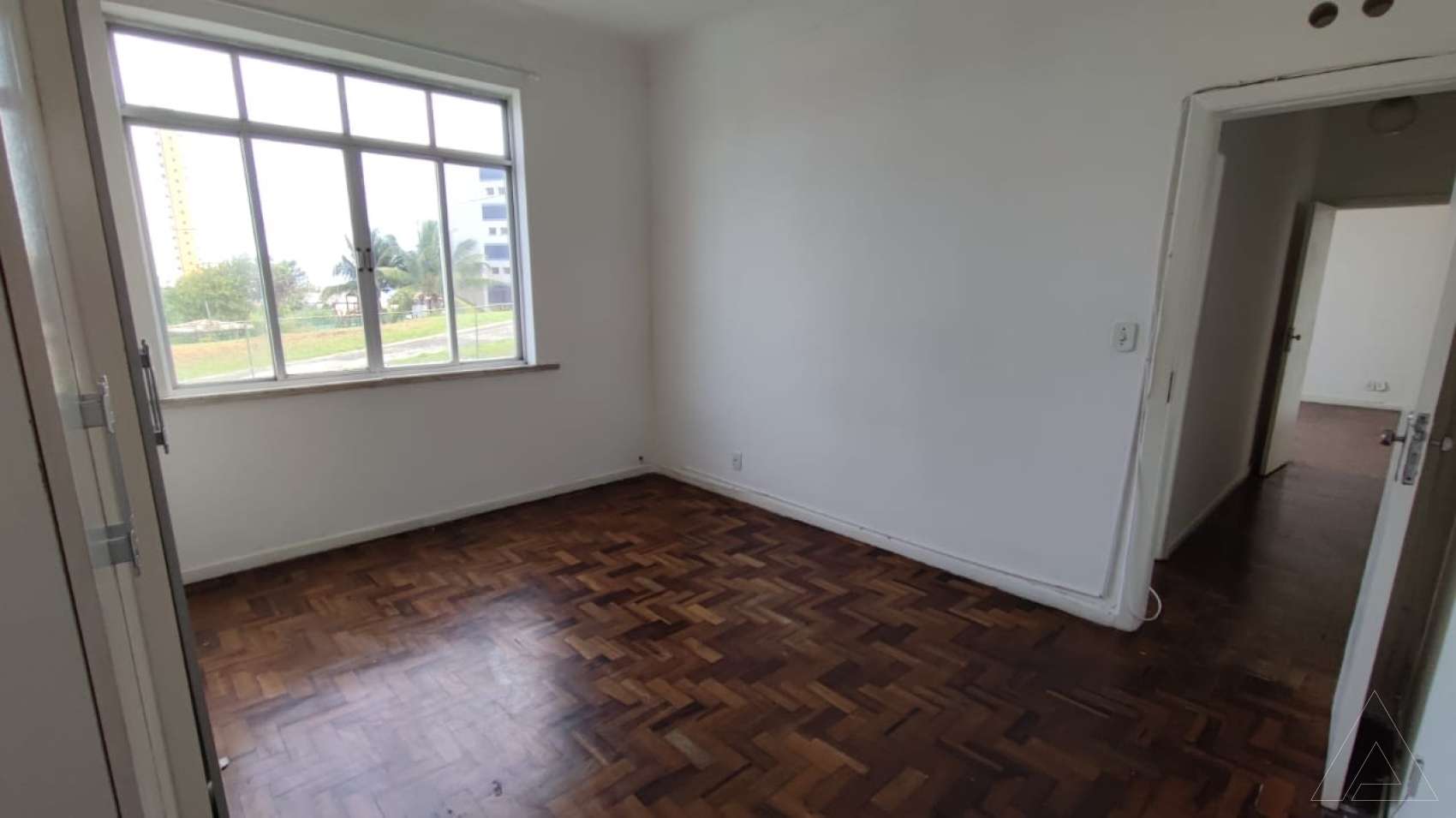Apartamento na Barra com 3 quartos sendo 1 suíte, 100m² à venda por R$ 450.000,00