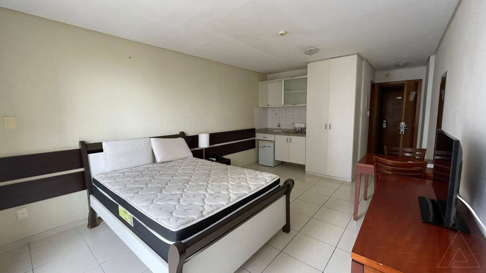 Apartamento com 1 quarto, 29m² para alugar por R$ 1.750,00 - Caminho das Árvores, Salvador/BA 