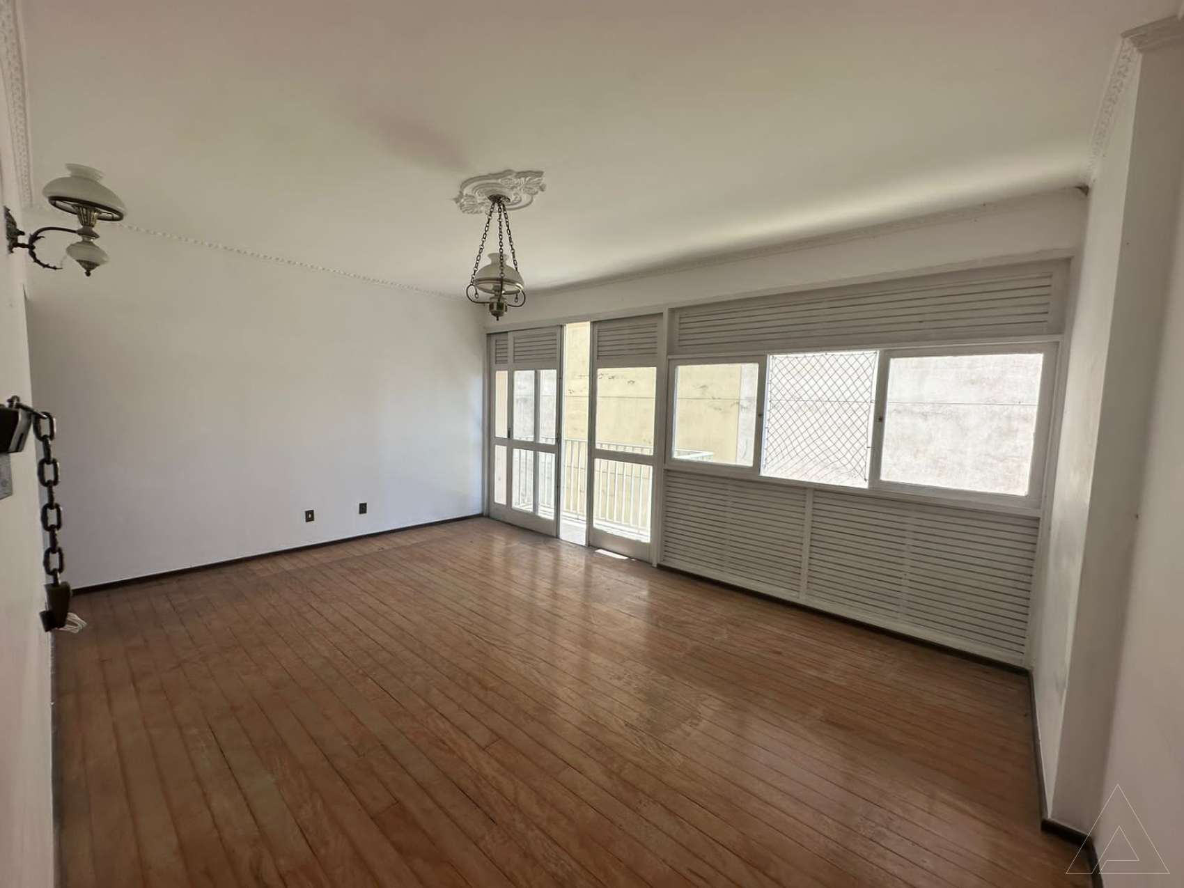 Apartamento no Canela com 3 quartos sendo 1 suíte, 120m² à venda por R$ 460.000,00