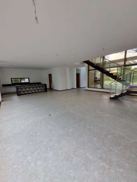 Casa em Praia do Forte com 5 quartos sendo 5 suítes, 360m² à venda por R$ 3.050.000,00