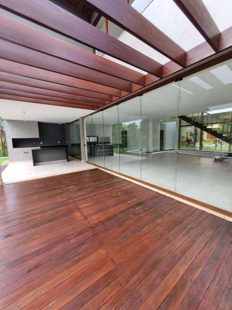 Casa em Praia do Forte com 5 quartos sendo 5 suítes, 360m² à venda por R$ 3.050.000,00
