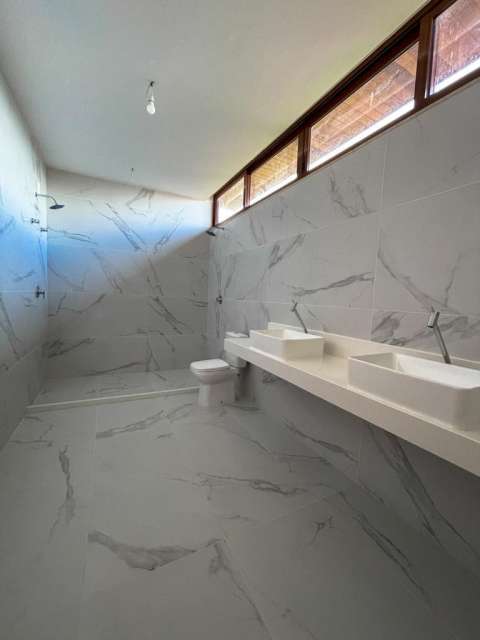 Casa em Praia do Forte com 5 quartos sendo 5 suítes, 360m² à venda por R$ 3.050.000,00