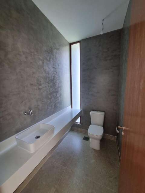 Casa em Praia do Forte com 5 quartos sendo 5 suítes, 360m² à venda por R$ 3.050.000,00