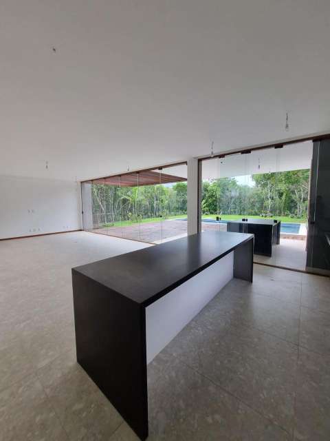 Casa em Praia do Forte com 5 quartos sendo 5 suítes, 360m² à venda por R$ 3.050.000,00
