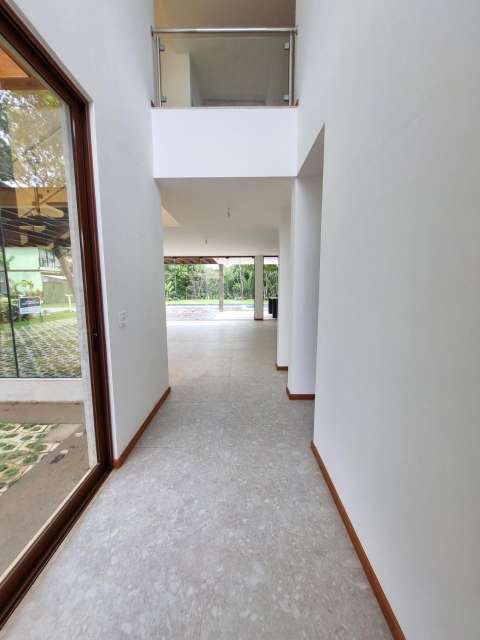 Casa em Praia do Forte com 5 quartos sendo 5 suítes, 360m² à venda por R$ 3.050.000,00