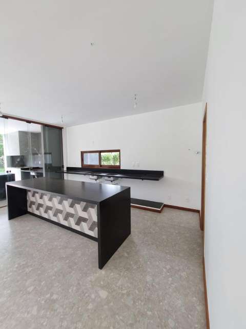 Casa em Praia do Forte com 5 quartos sendo 5 suítes, 360m² à venda por R$ 3.050.000,00