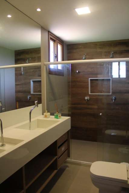 Casa em Praia do Forte com 9 quartos sendo 9 suítes, 650m² à venda por R$ 6.990.000,00