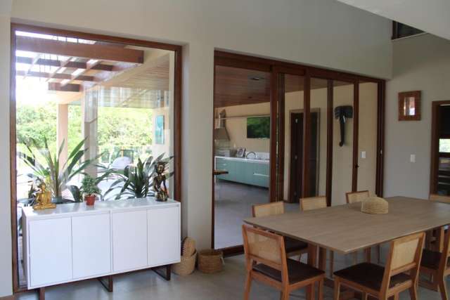 Casa em Praia do Forte com 9 quartos sendo 9 suítes, 650m² à venda por R$ 6.990.000,00