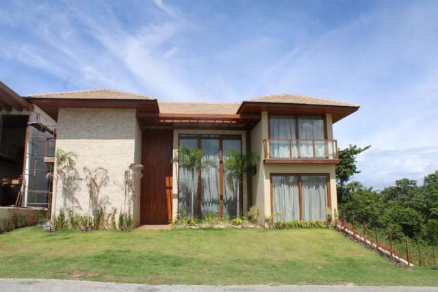Casa em Praia do Forte com 9 quartos sendo 9 suítes, 650m² à venda por R$ 6.990.000,00