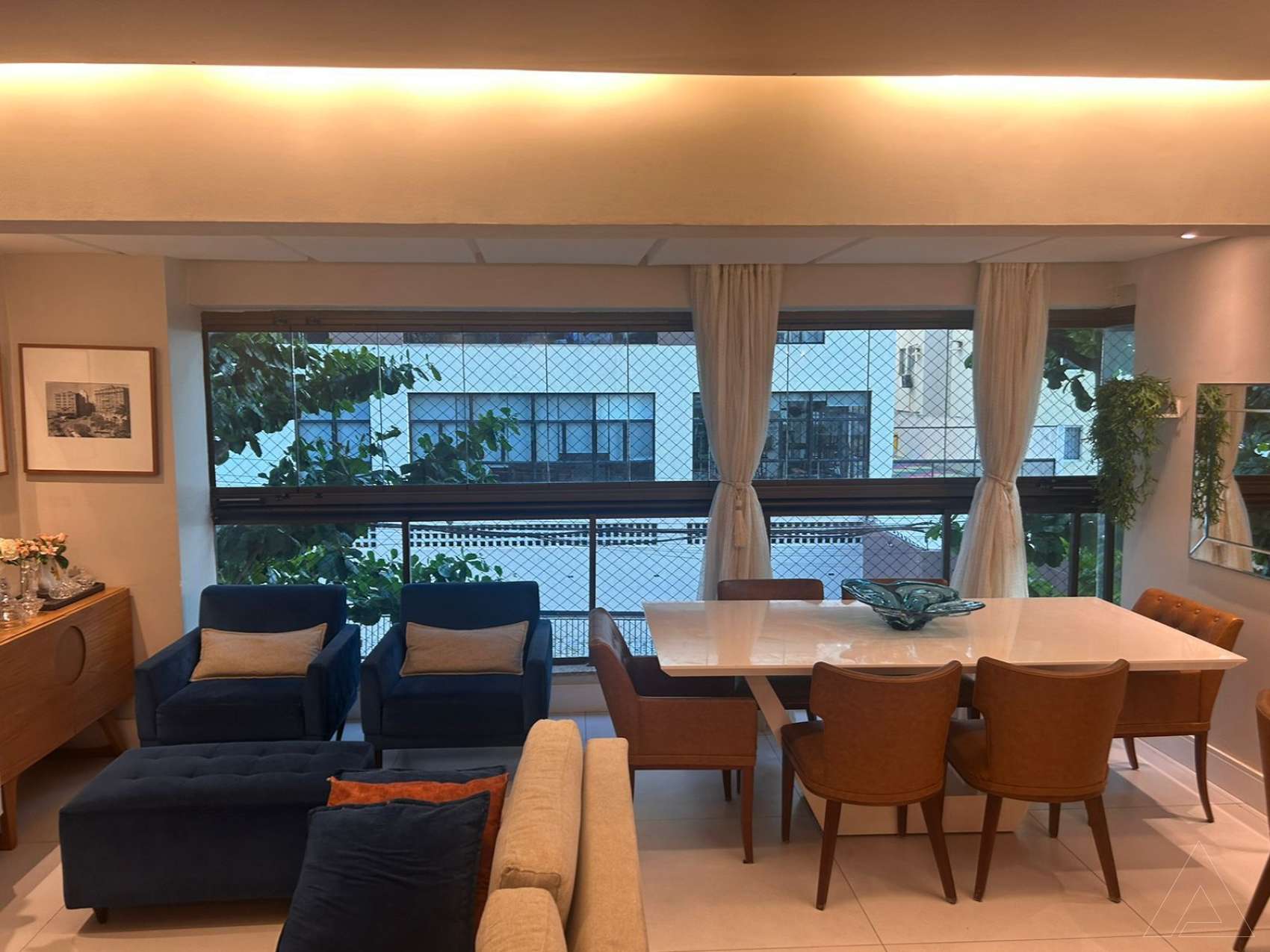 Apartamento no Costa Azul com 3 quartos sendo 1 suíte, 102m² à venda por R$ 730.000,00