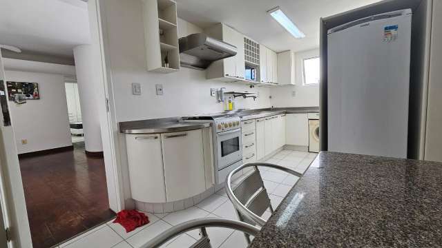 Apartamento na Barra PORTEIRA FECHADA de 2 quartos sendo 1 suíte, 84m² à venda por R$ 490.000,00