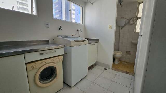 Apartamento na Barra PORTEIRA FECHADA de 2 quartos sendo 1 suíte, 84m² à venda por R$ 490.000,00