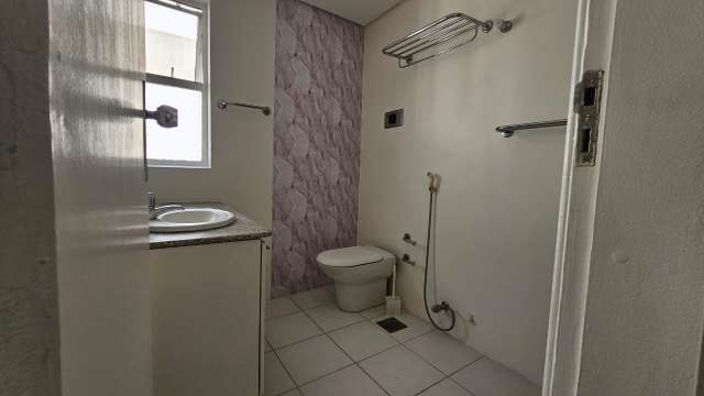 Apartamento na Barra PORTEIRA FECHADA de 2 quartos sendo 1 suíte, 84m² à venda por R$ 490.000,00