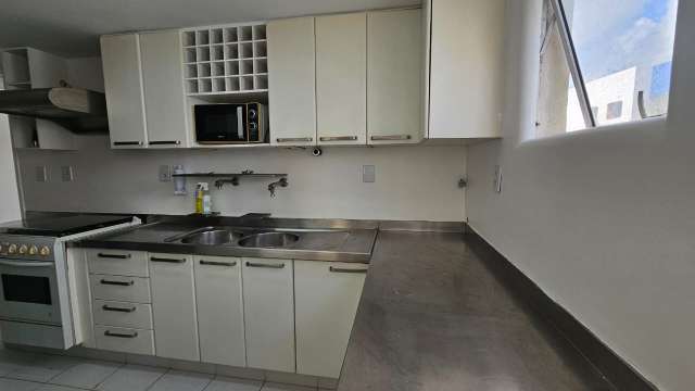 Apartamento na Barra PORTEIRA FECHADA de 2 quartos sendo 1 suíte, 84m² à venda por R$ 490.000,00