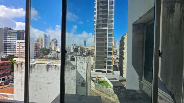 Apartamento na Barra PORTEIRA FECHADA de 2 quartos sendo 1 suíte, 84m² à venda por R$ 490.000,00